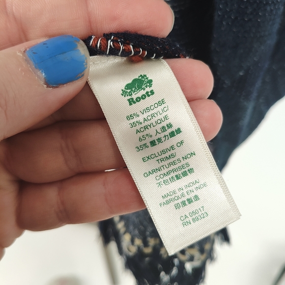 Roots | knit poncho shawl - Picture 9 of 10